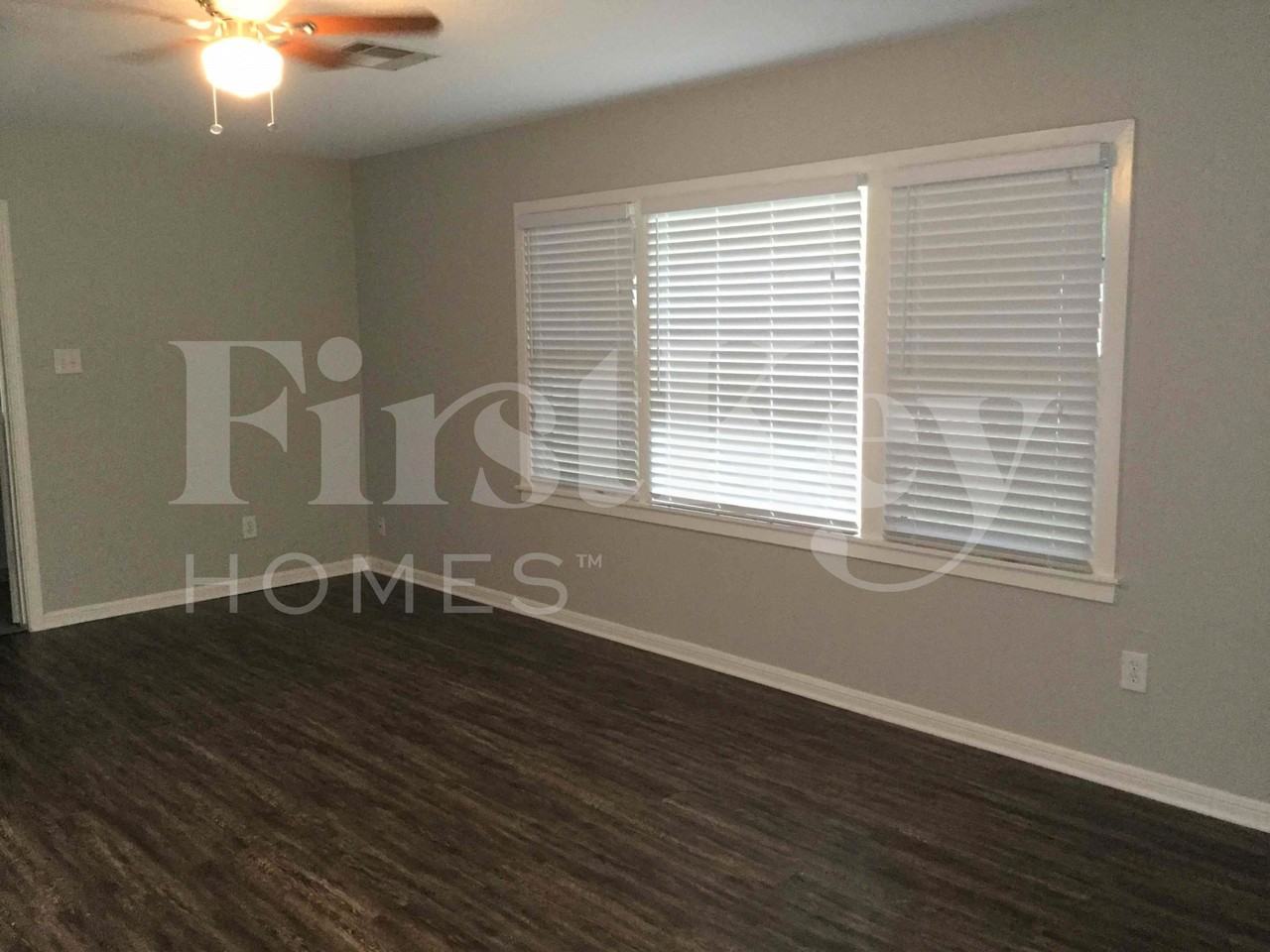 1108 W Camp Cir - Photo 2 of 14