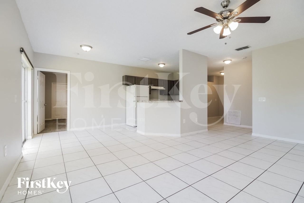 102 Flint St - Photo 3 of 15