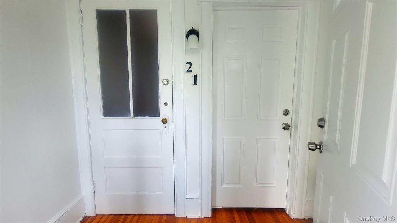 37 Roosevelt Ave Apt 1 - Photo 5 of 28