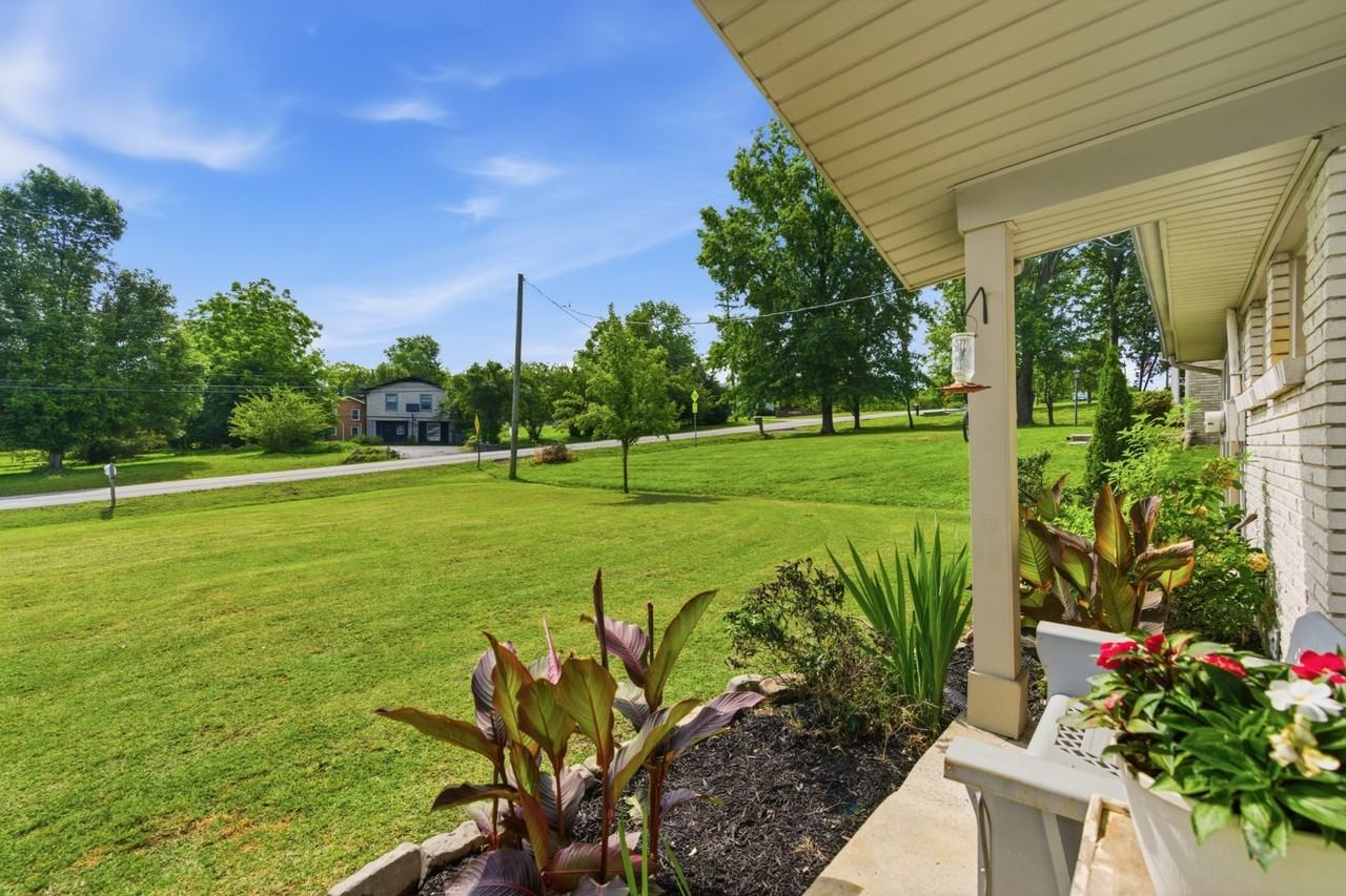 450 Sanders Ferry Rd - Photo 3 of 26