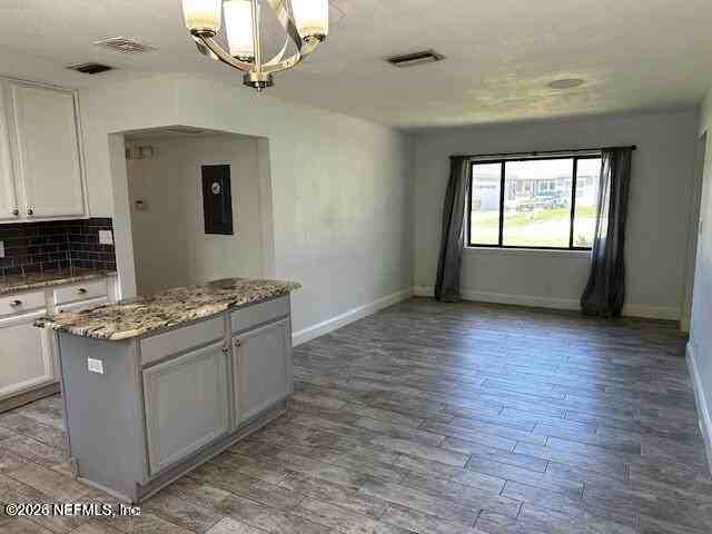 1012 6th Ave N - Photo 3 of 22
