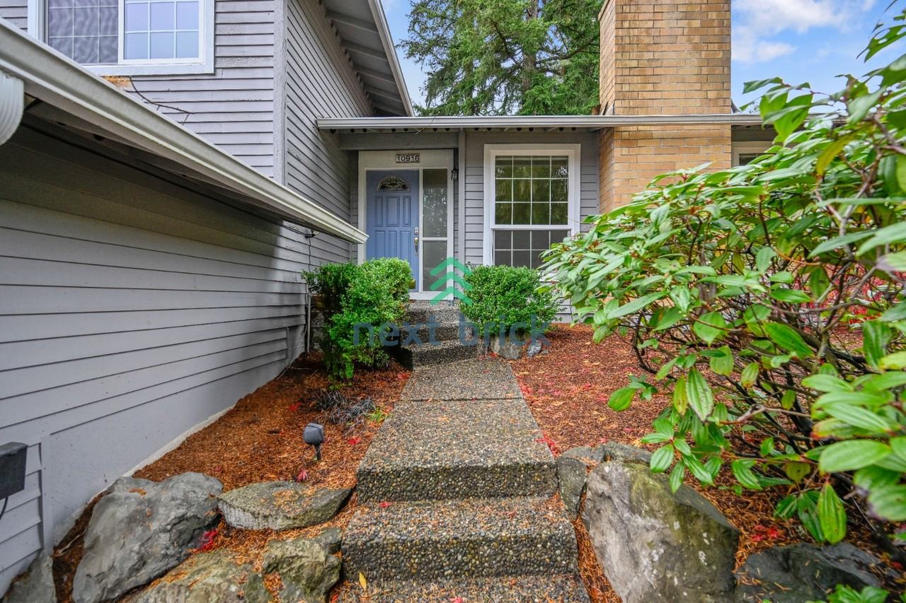 10916 166th Pl Ne - Photo 2 of 25