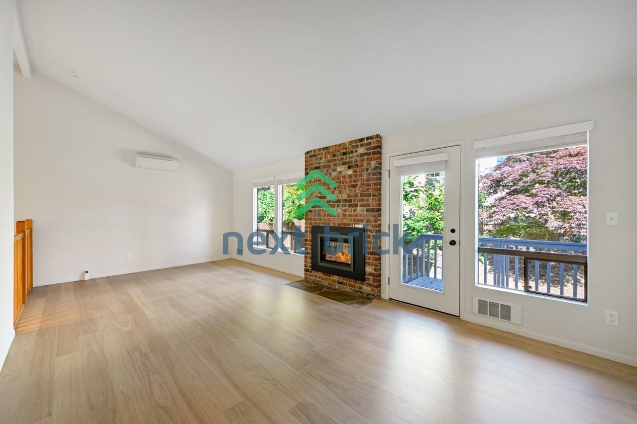 100 108th Ave Se - Photo 6 of 31