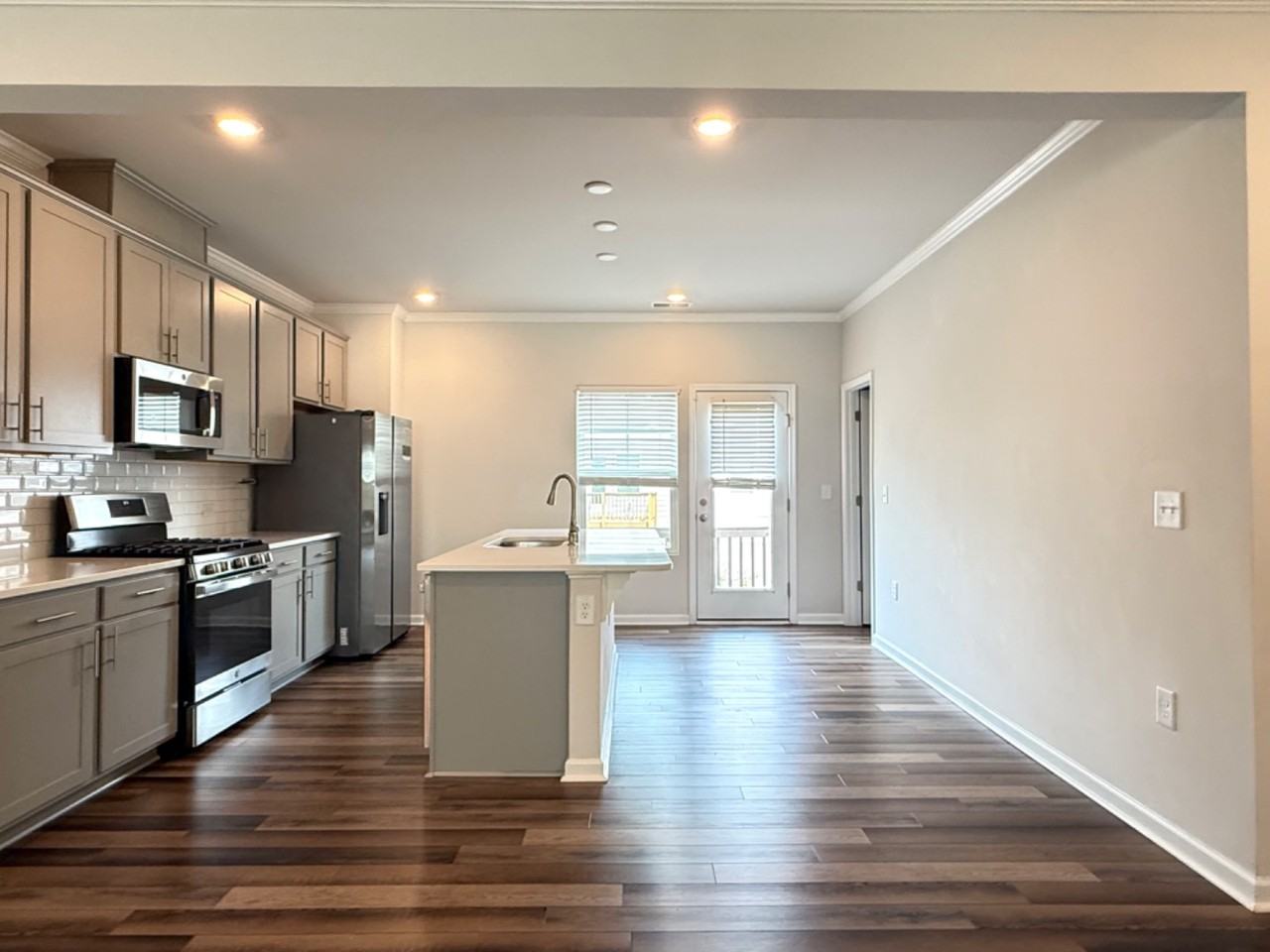1815 Starlit Sky Ln - Photo 2 of 19
