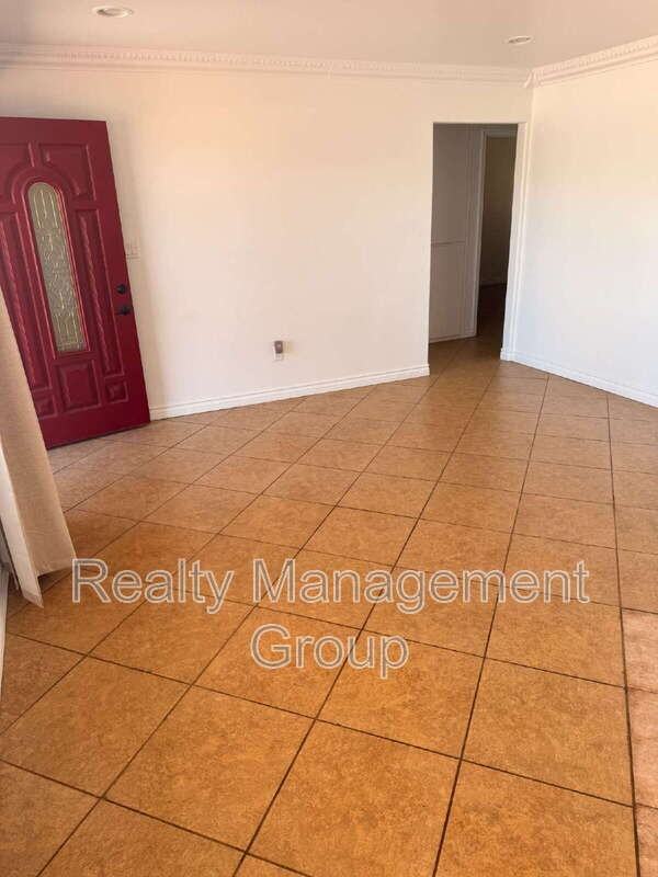 98 E Palomar St - Photo 3 of 22
