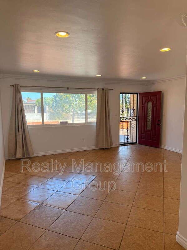 98 E Palomar St - Photo 4 of 22