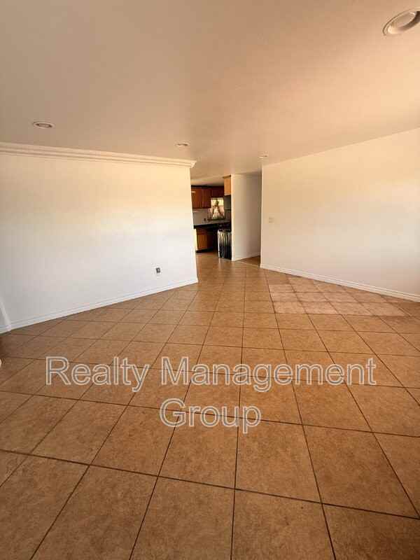 98 E Palomar St - Photo 5 of 22