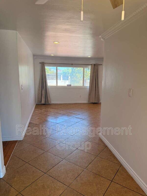98 E Palomar St - Photo 6 of 22