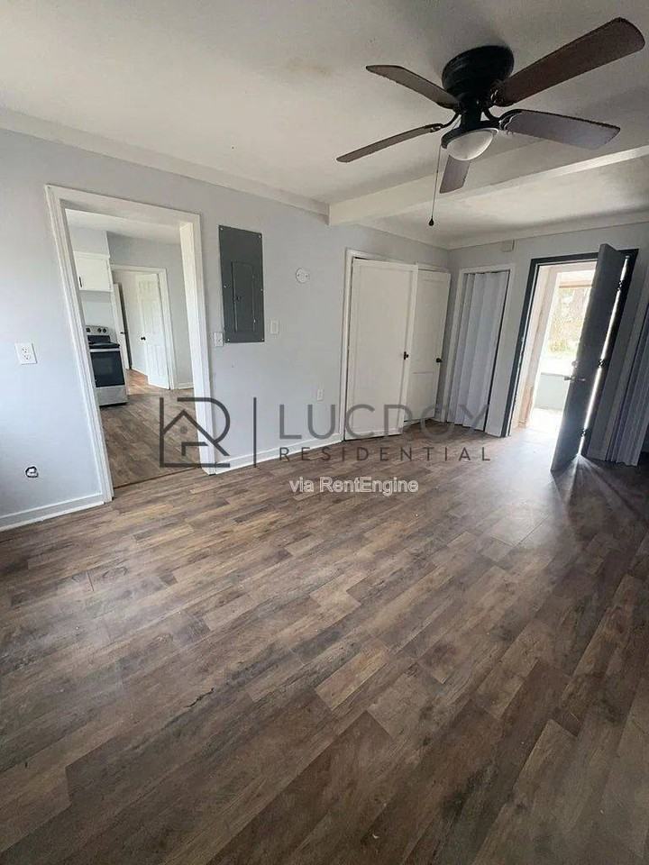 320 Lawrence Rd - Photo 7 of 10