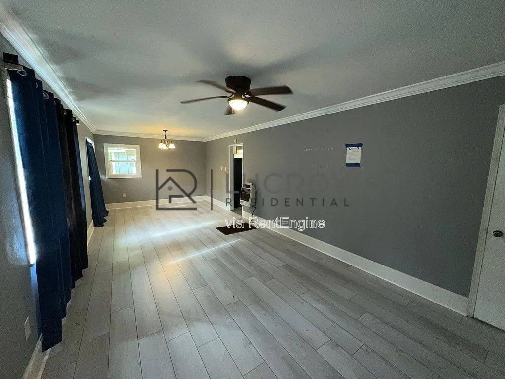 3030 Oak Forest Dr - Photo 3 of 10