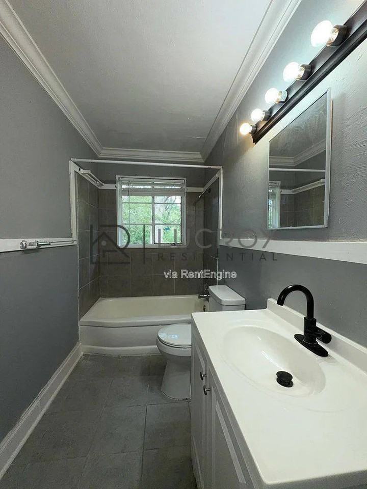 3030 Oak Forest Dr - Photo 6 of 10