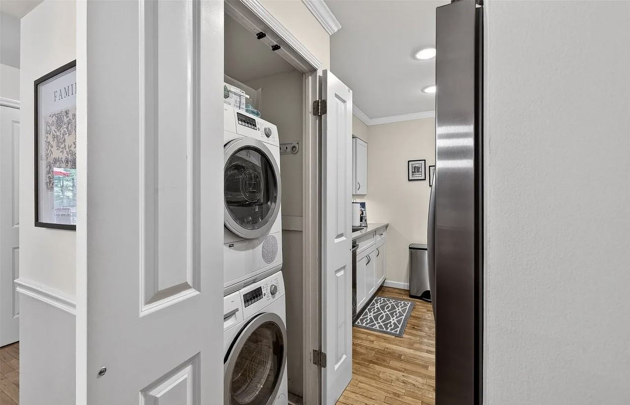 20 Bronxville Glen Dr #5 - Photo 4 of 9