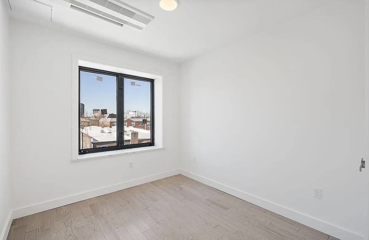168 Bay 49th St #4A - Photo 4 of 5