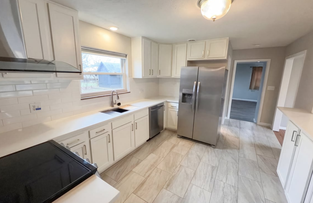 10209 Broadway St - Photo 2 of 21
