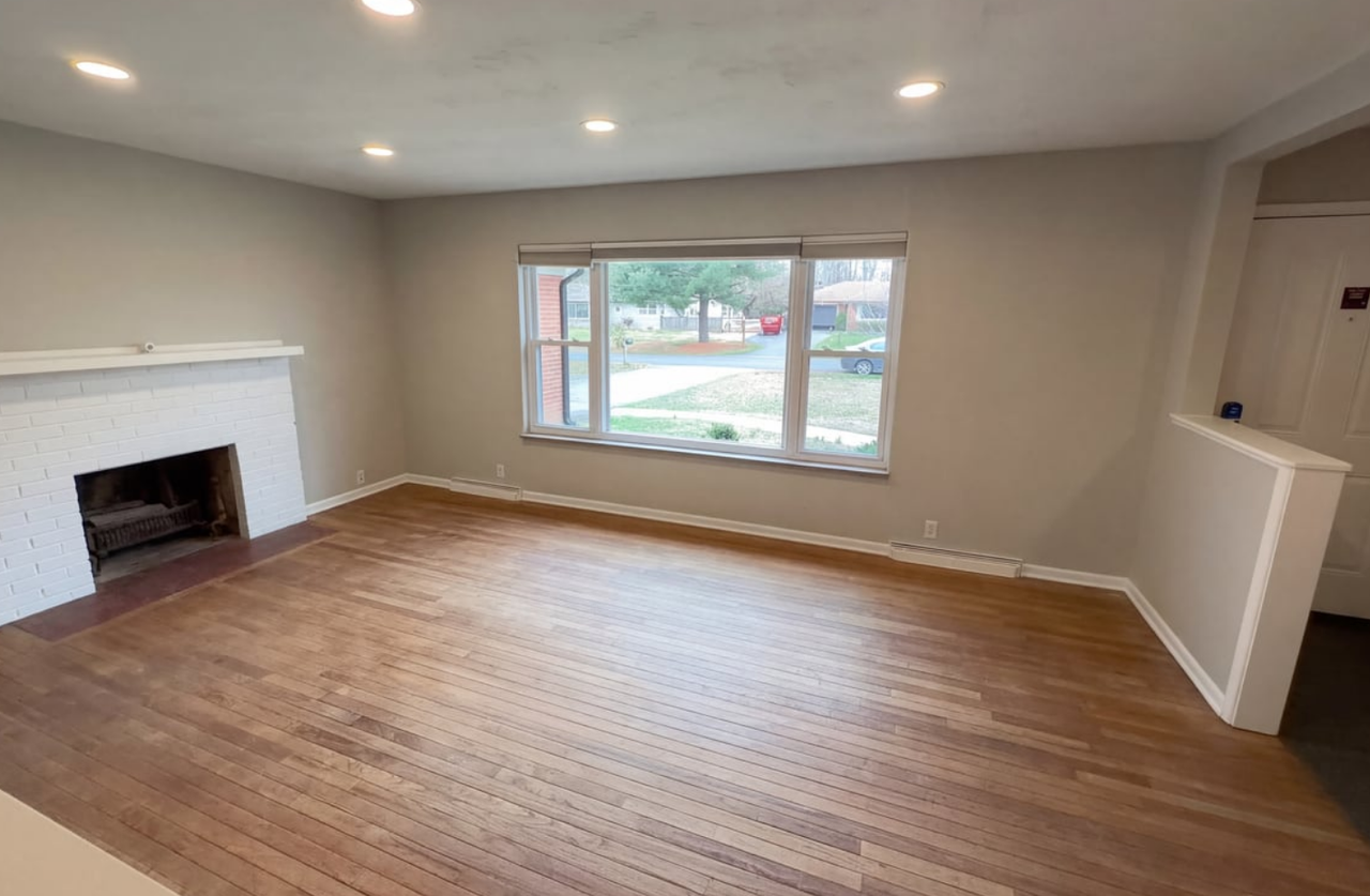 10209 Broadway St - Photo 3 of 21