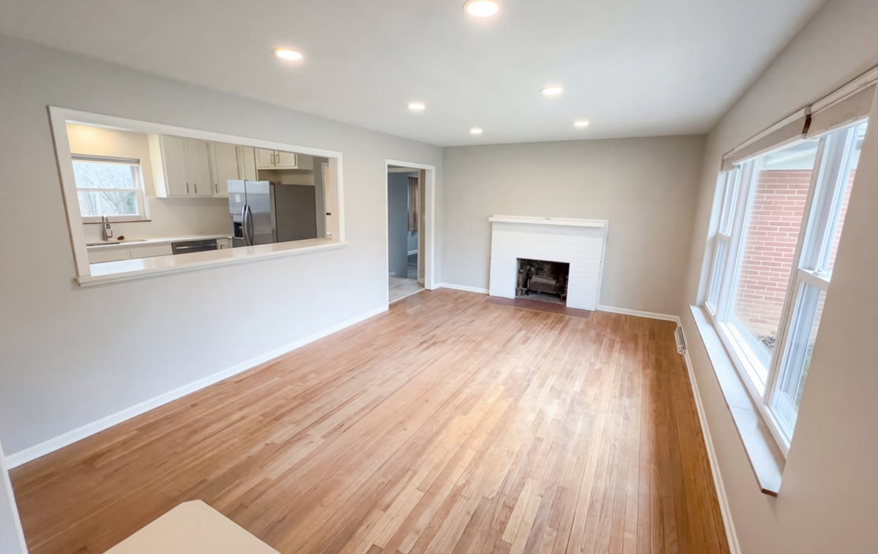 10209 Broadway St - Photo 4 of 21