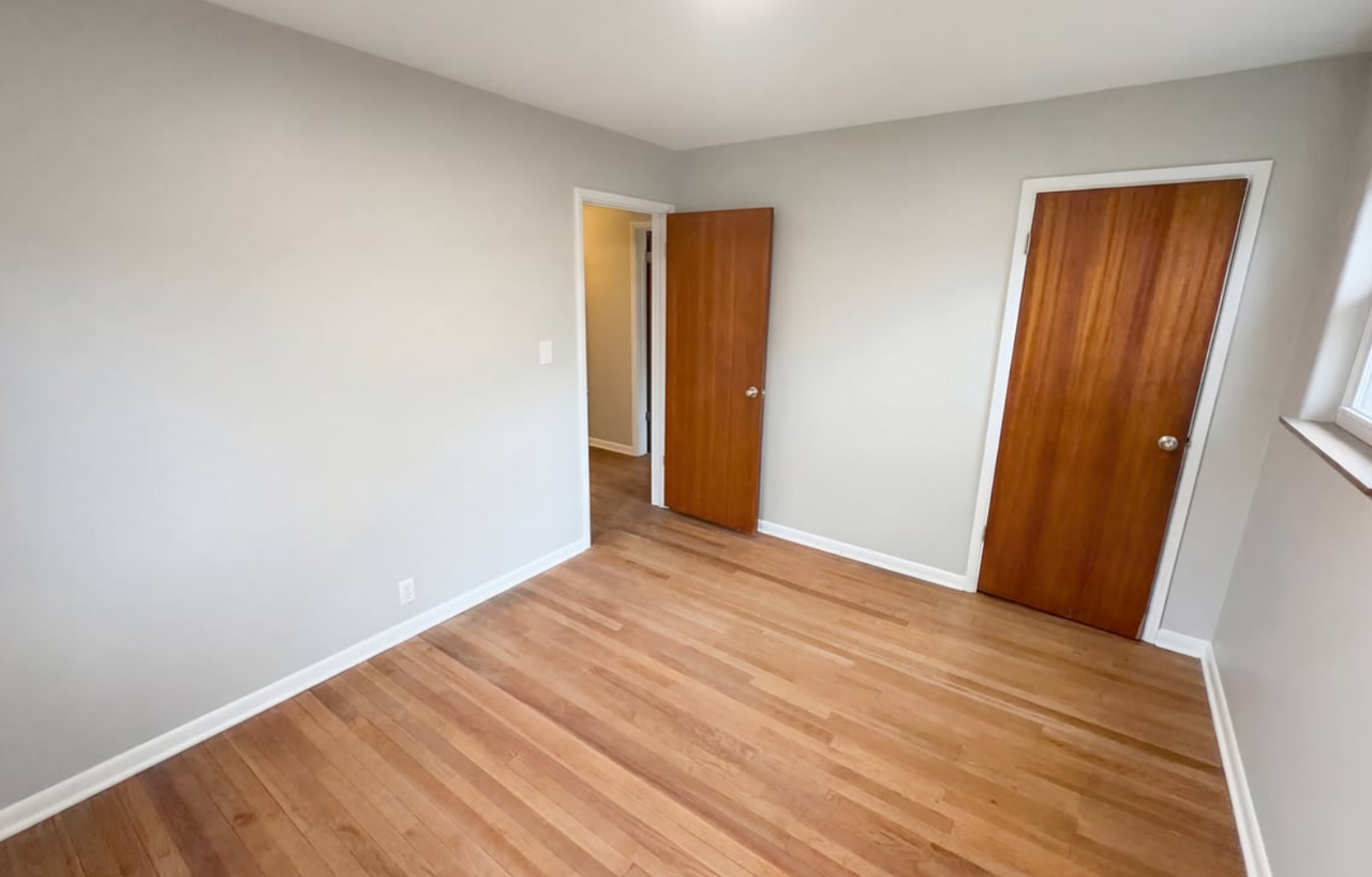 10209 Broadway St - Photo 5 of 21