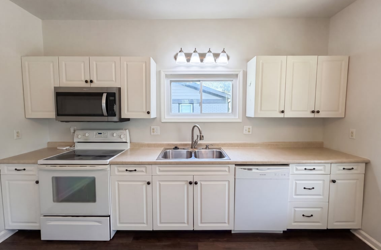 108 S Heflin St - Photo 2 of 15