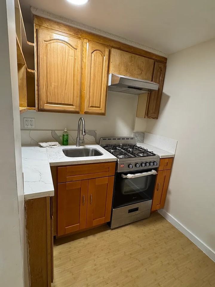 407 Santa Barbara Ave - Photo 4 of 7