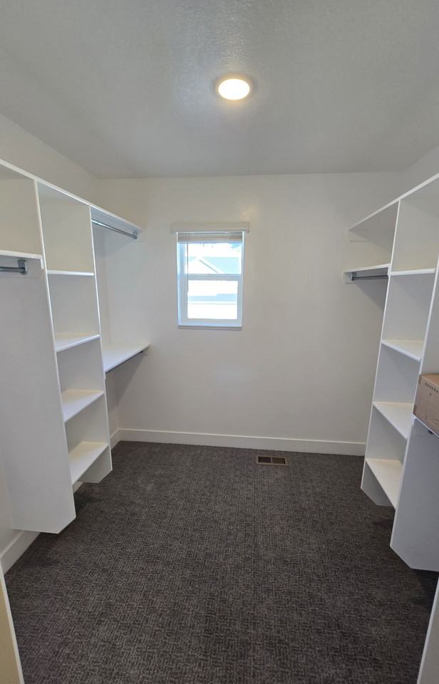 880 N Sapphire St - Photo 7 of 12