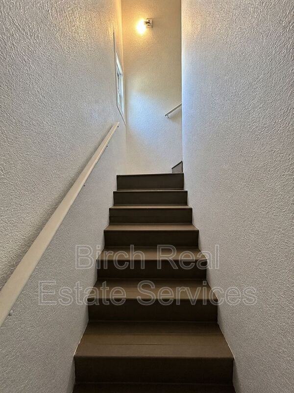1725 Preston St S #B - Photo 7 of 16