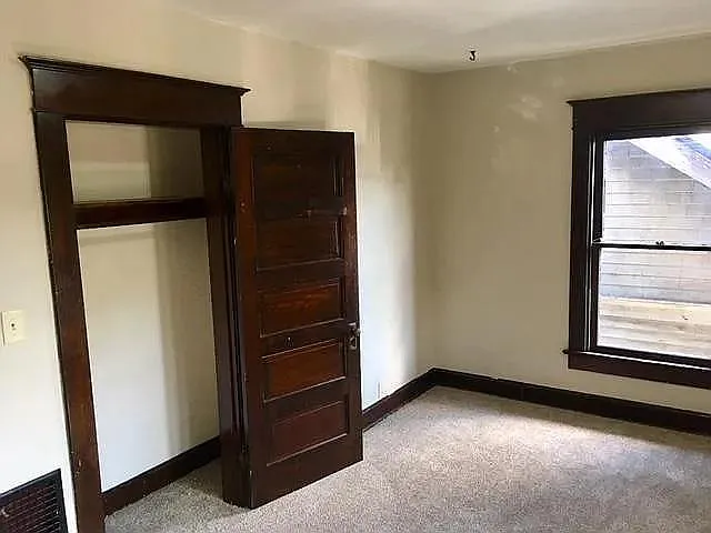 1624 Pleasant St #1624 - Photo 6 of 12