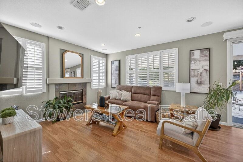 729 Copperfield Ct - Photo 2 of 50
