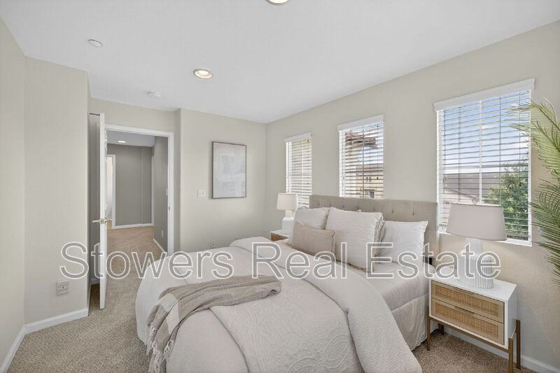 729 Copperfield Ct - Photo 5 of 50