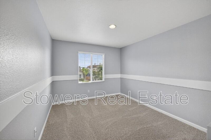 729 Copperfield Ct - Photo 7 of 50