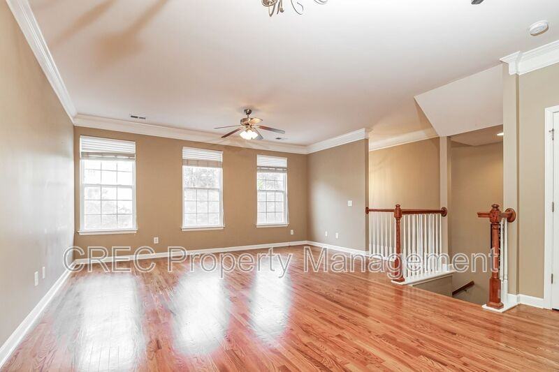 3533 Claremont St - Photo 4 of 27
