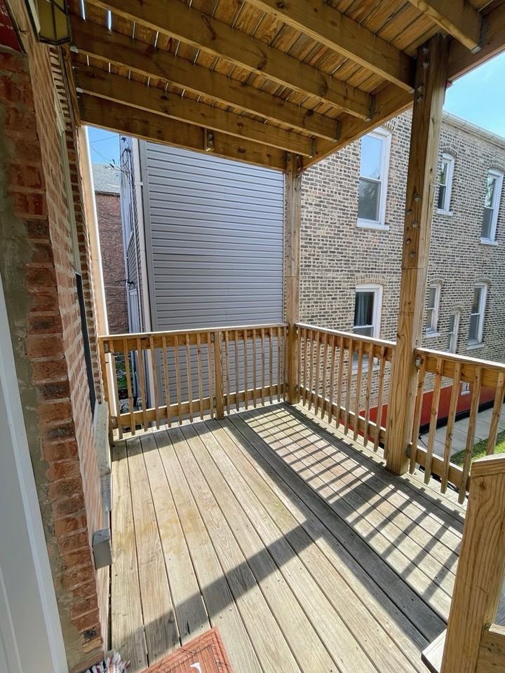 2135 S Fairfield Ave #2 - Photo 2 of 12