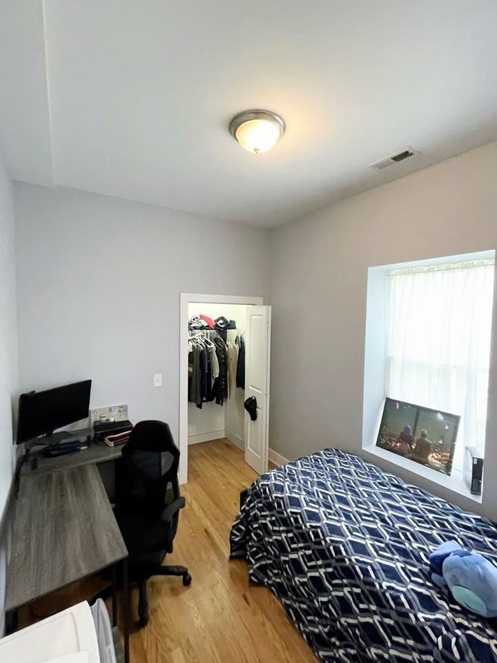 2135 S Fairfield Ave #2 - Photo 6 of 12