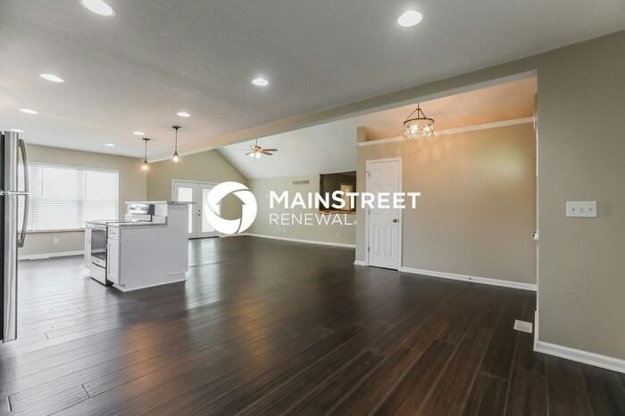 203 Se 25th St - Photo 3 of 17