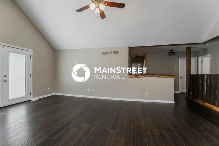 203 Se 25th St - Photo 5 of 17