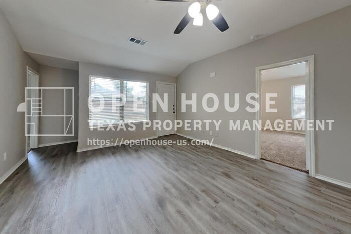 804 Lovebug Ln - Photo 5 of 21