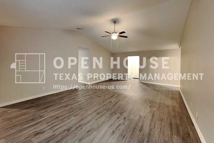 1523 Warwick Dr - Photo 5 of 39