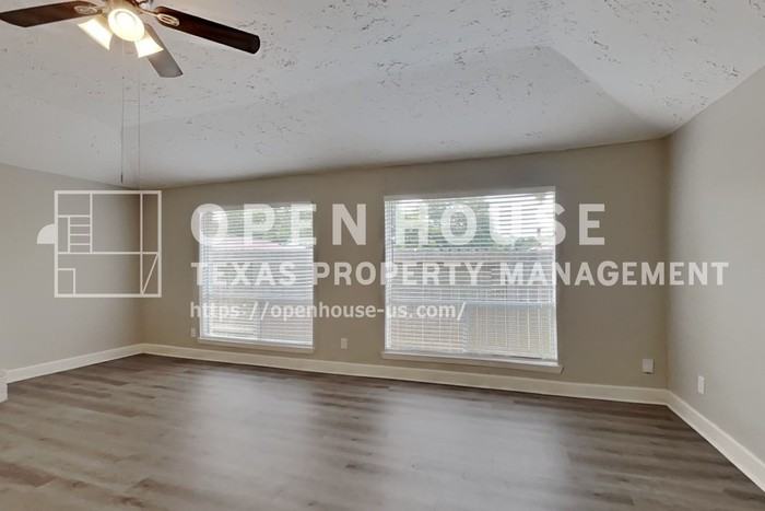 7334 Skybright Ln - Photo 6 of 32