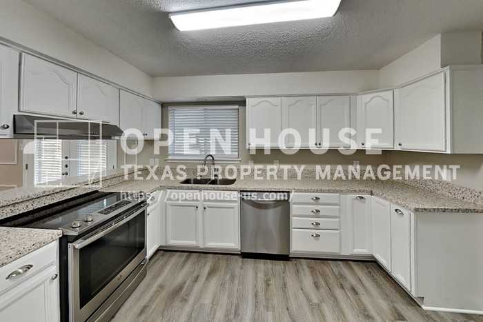 1301 Wren Dr - Photo 6 of 35