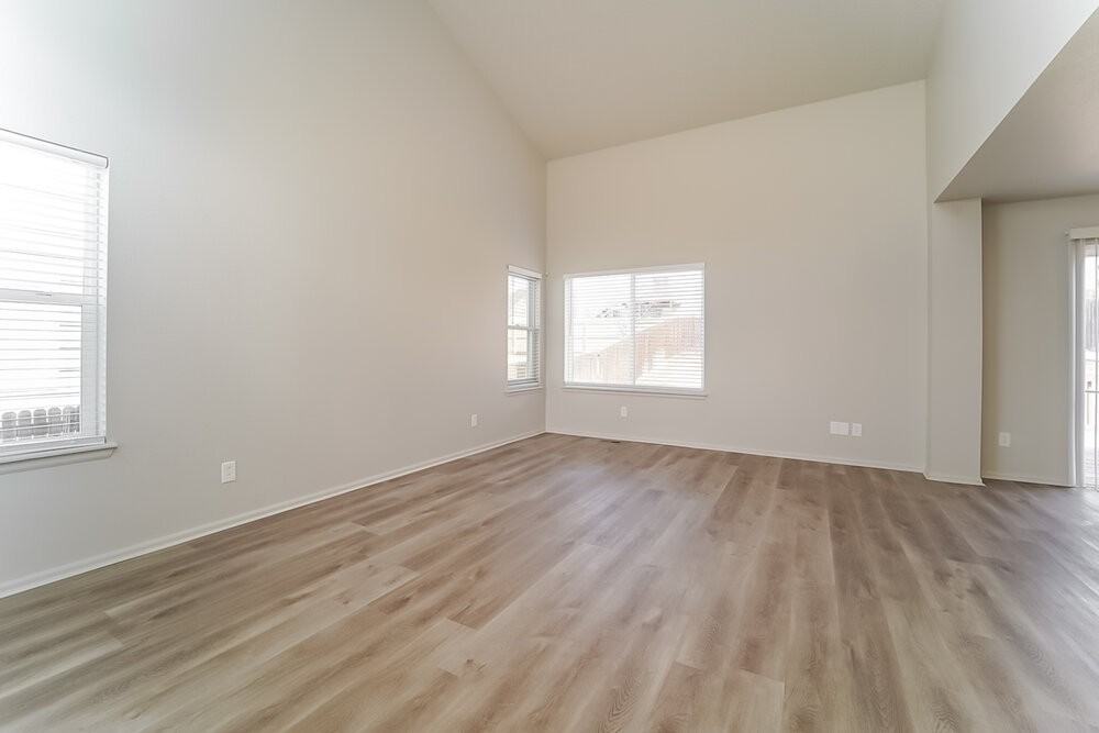 5924 S Wenatchee St - Photo 6 of 18