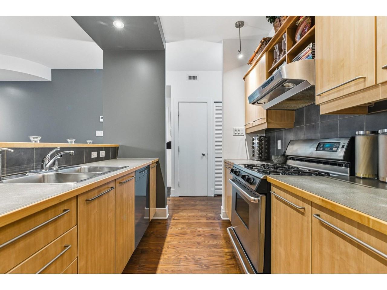 1400 Avenue Overdale #1 - Photo 6 of 14