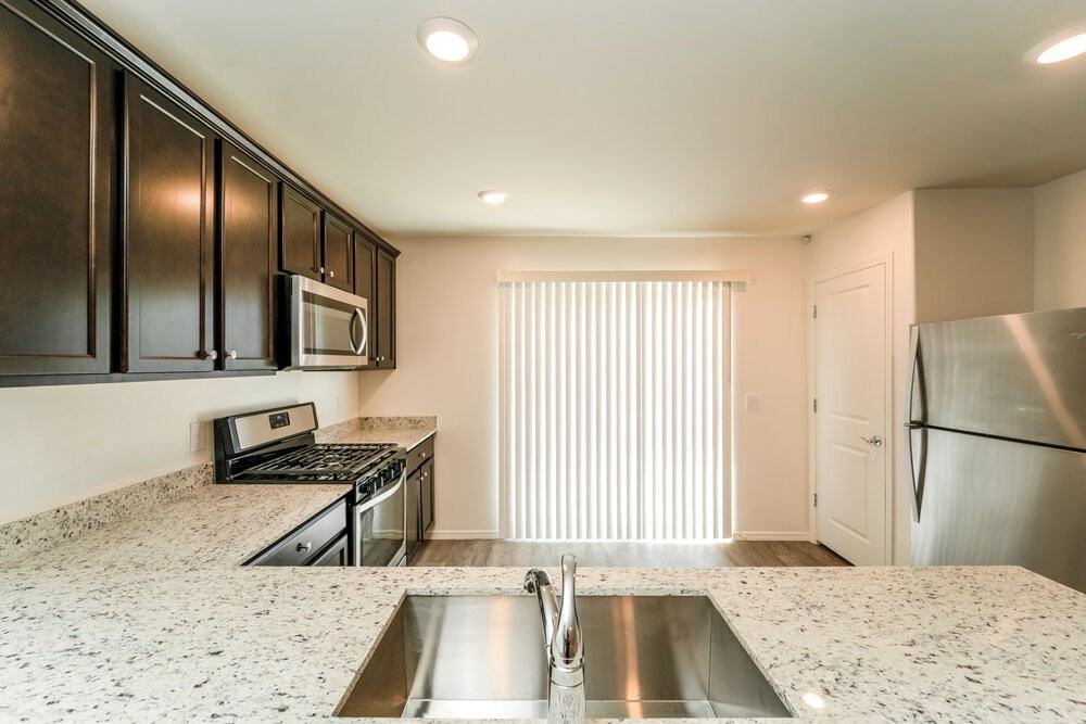 12835 N Peony Dr - Photo 6 of 16