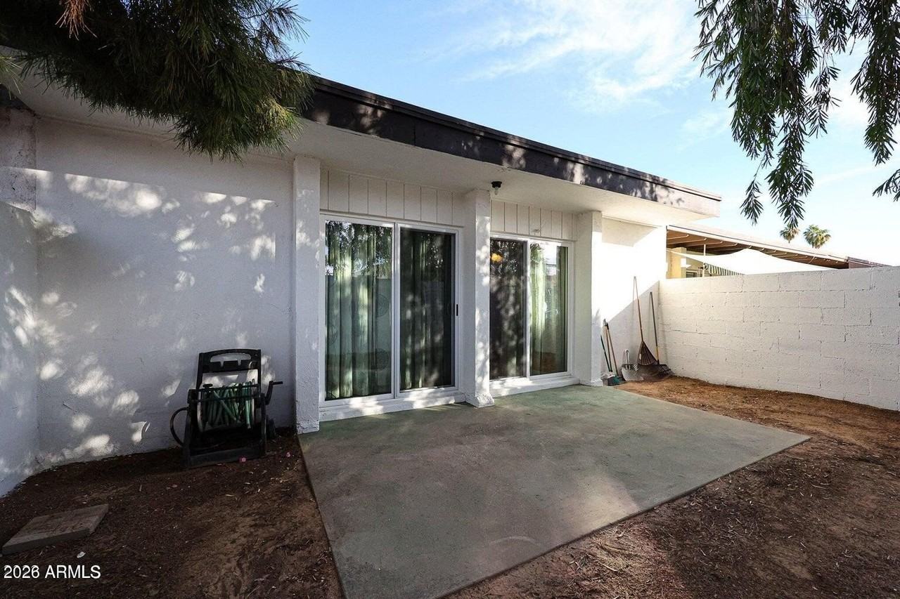 194 Laguna Dr E - Photo 4 of 19