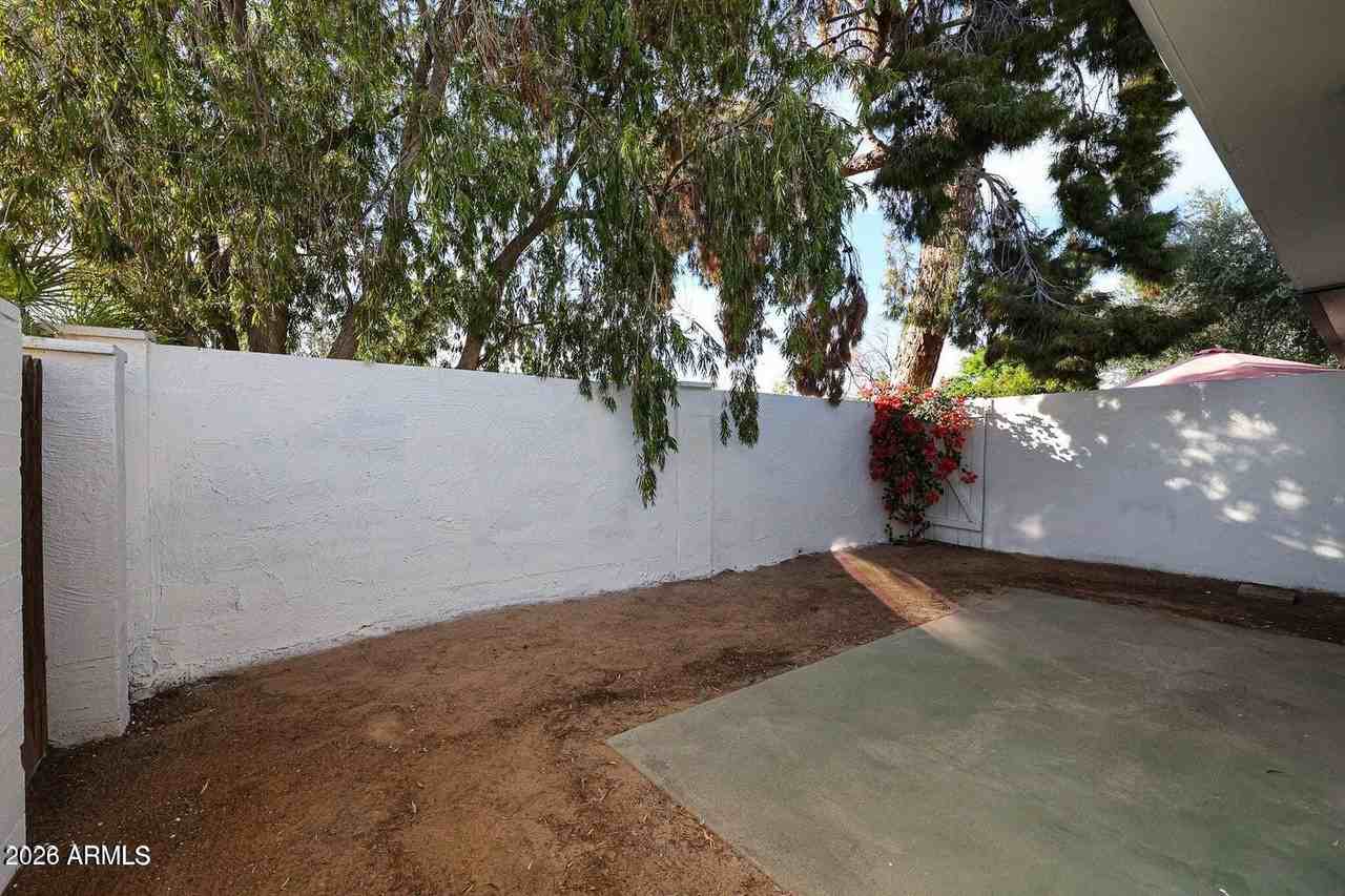 194 Laguna Dr E - Photo 5 of 19