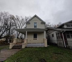 514 Studebaker St #1 - Photo 1 of 1