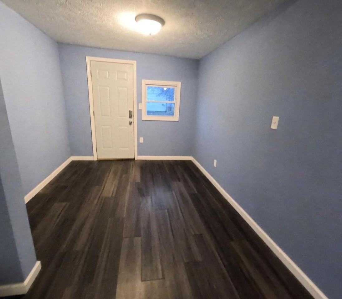514 Studebaker St #1 - Photo 2 of 14