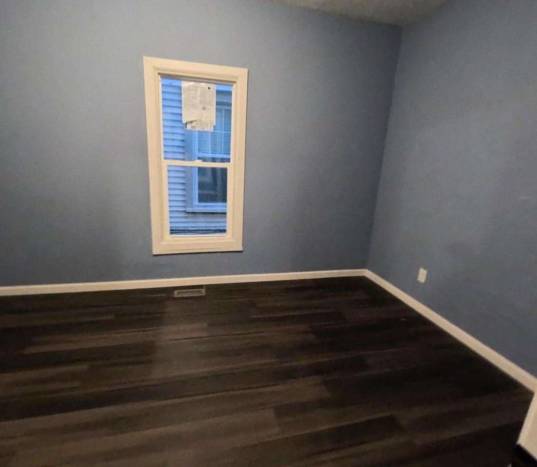 514 Studebaker St #1 - Photo 5 of 14