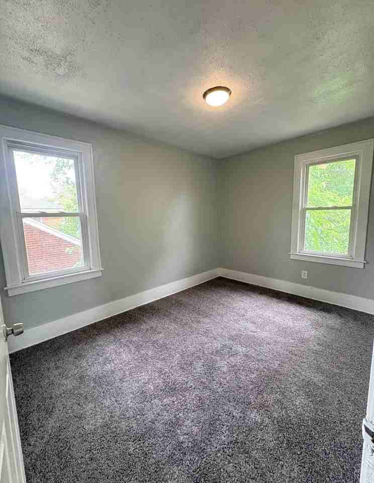9342 Northlawn St - Photo 7 of 10