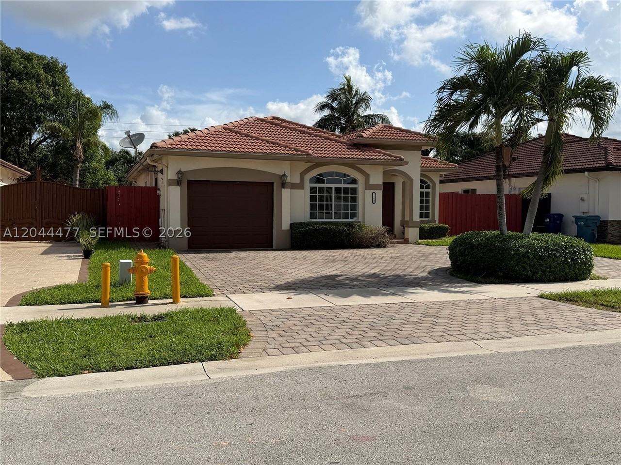 7753 Nw 201st Ter - Photo 3 of 38