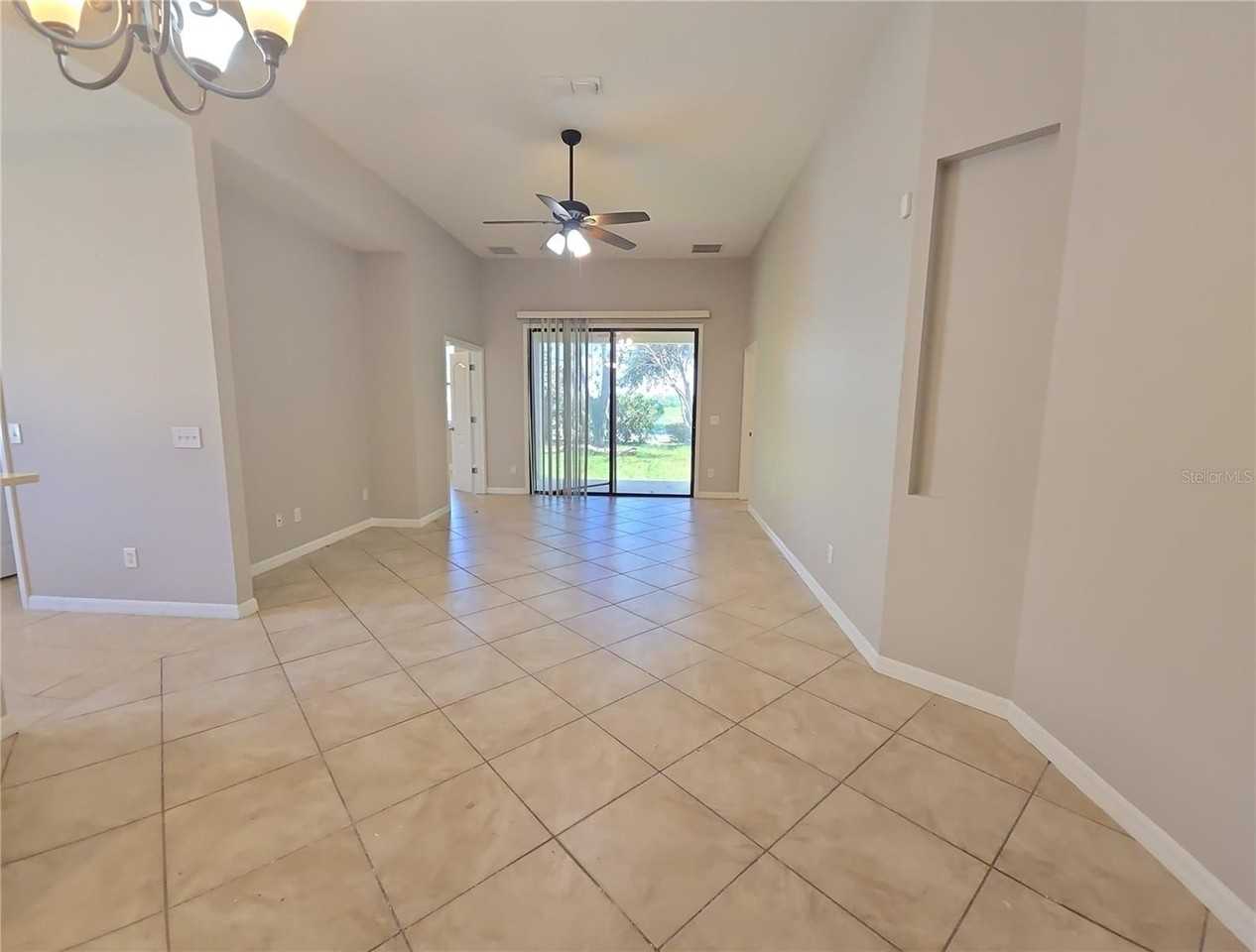5201 Sunset Canyon Dr - Photo 3 of 30