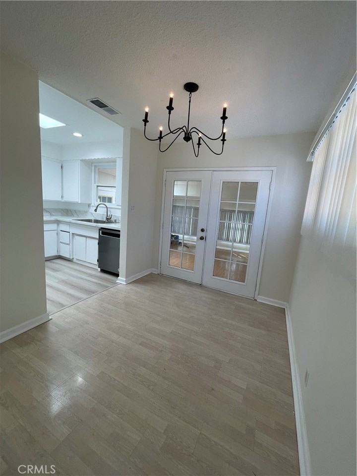 14261 Cedarwood St - Photo 3 of 15